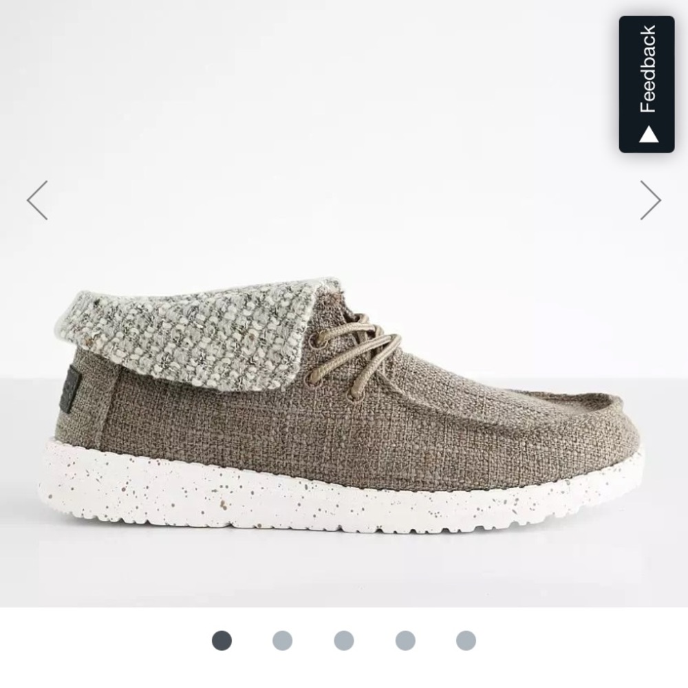 Do not like the color of shoes / cannot return. I do not have box or receipt.